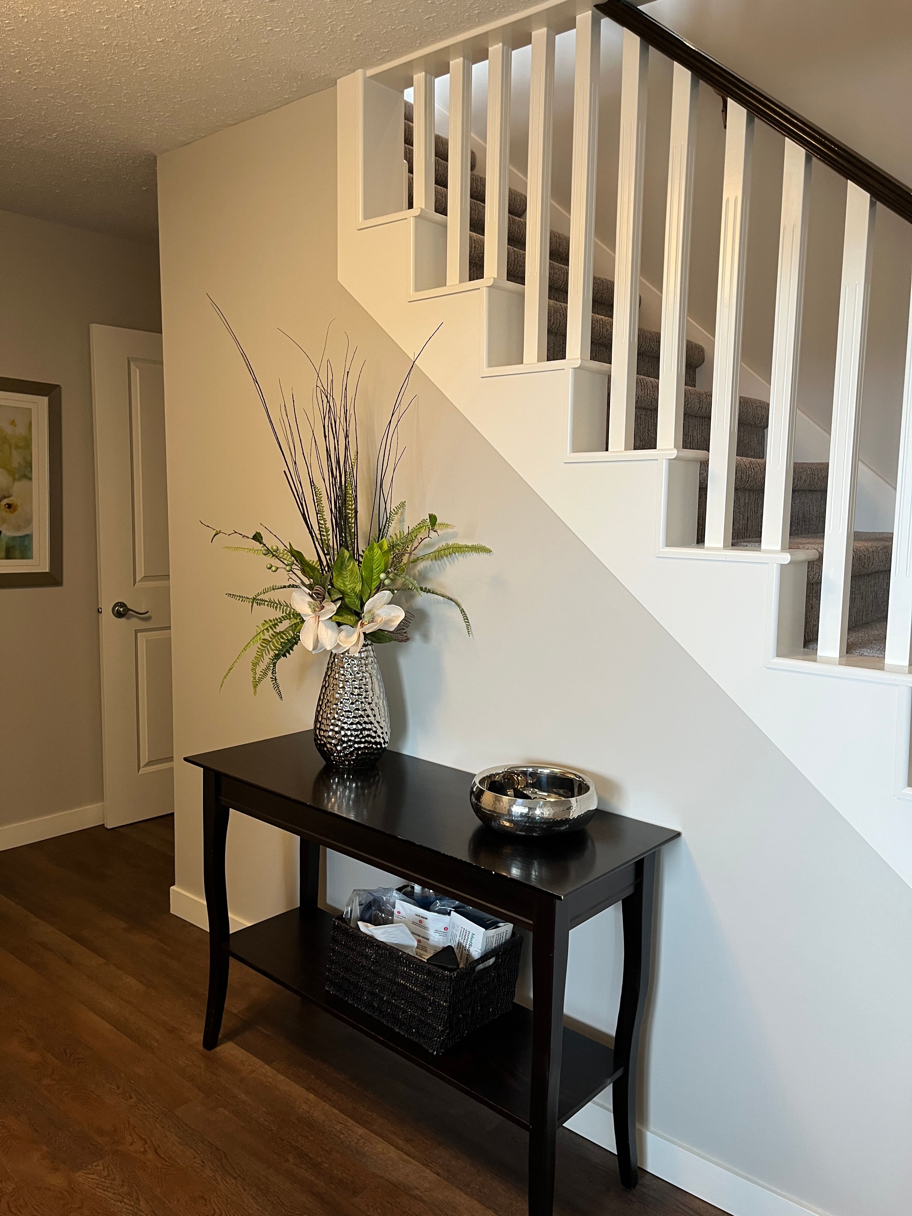 Entryway walls
