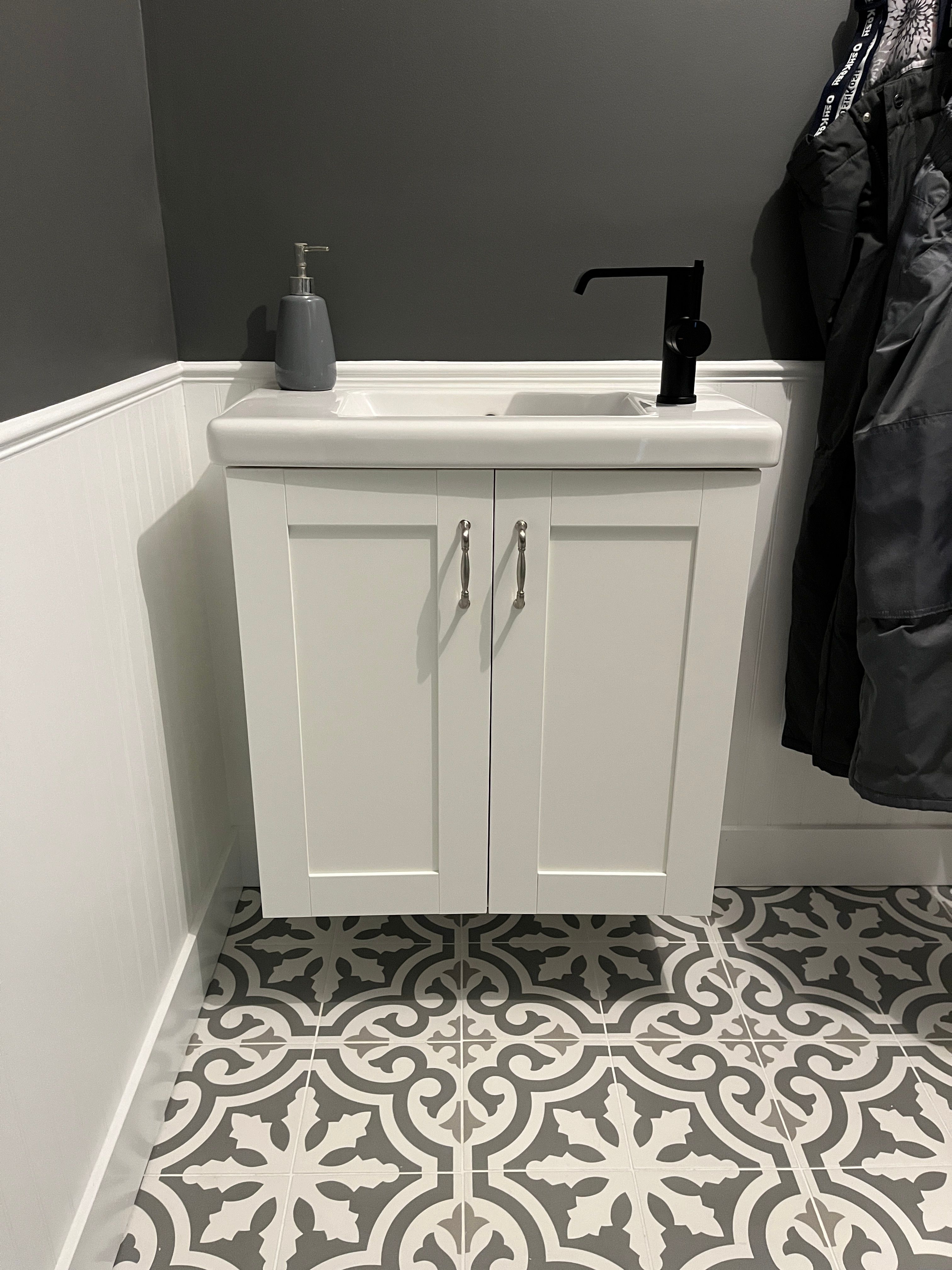 Wainscoting / shiplap